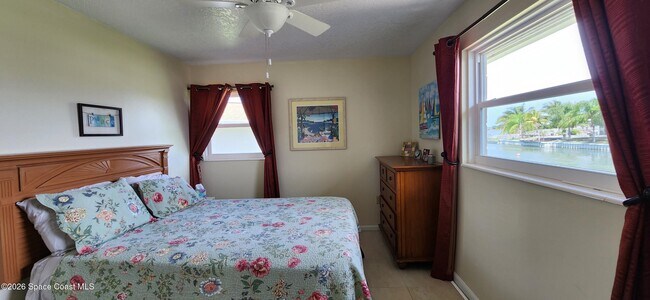 Building Photo - 1260 Island Dr