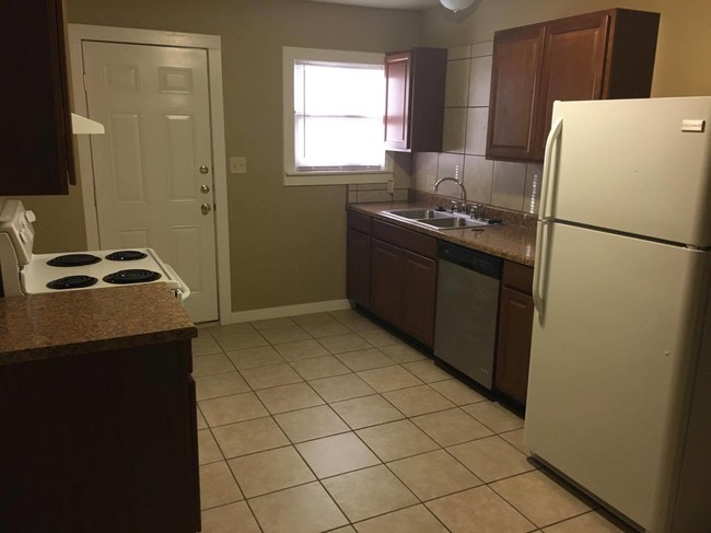 Kitchen - 227 N 1st St