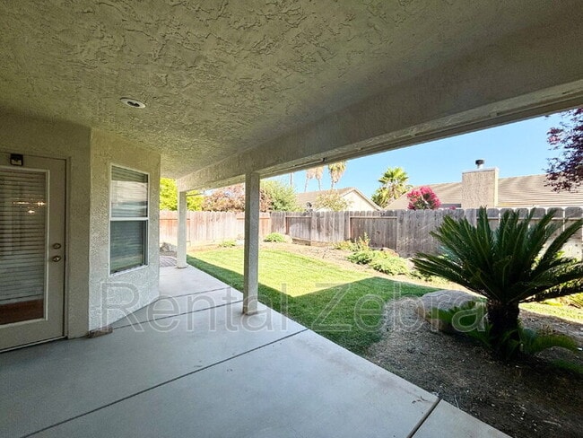 Building Photo - 746 Wren Ct