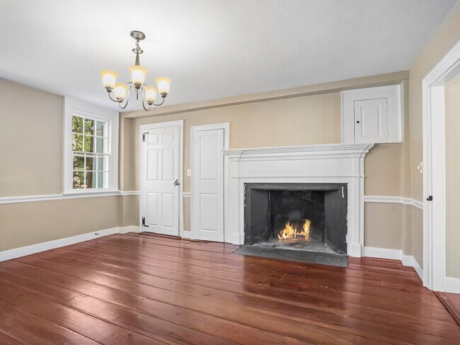 Building Photo - 575 Black Rock Tpke