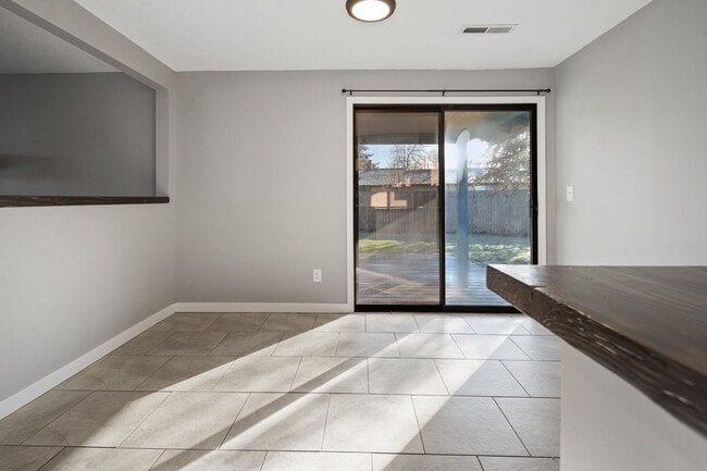 Building Photo - Ranch-Style 3 Bed / 2 Bath Single-Level Home in Hillsboro