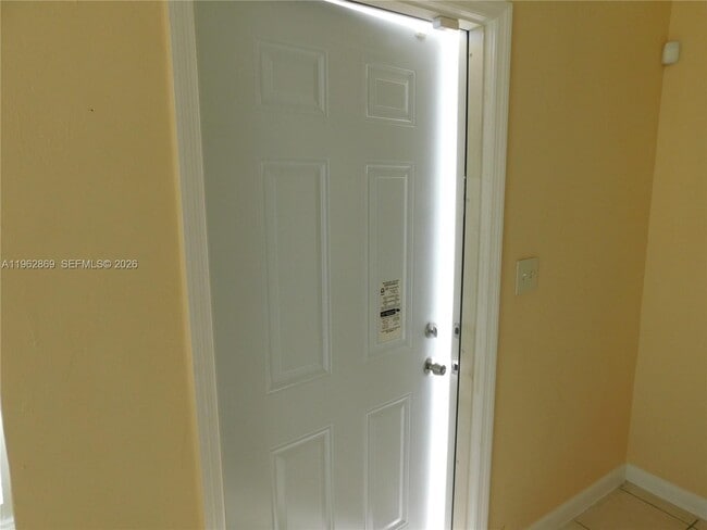 Building Photo - 10121 W Jessamine St