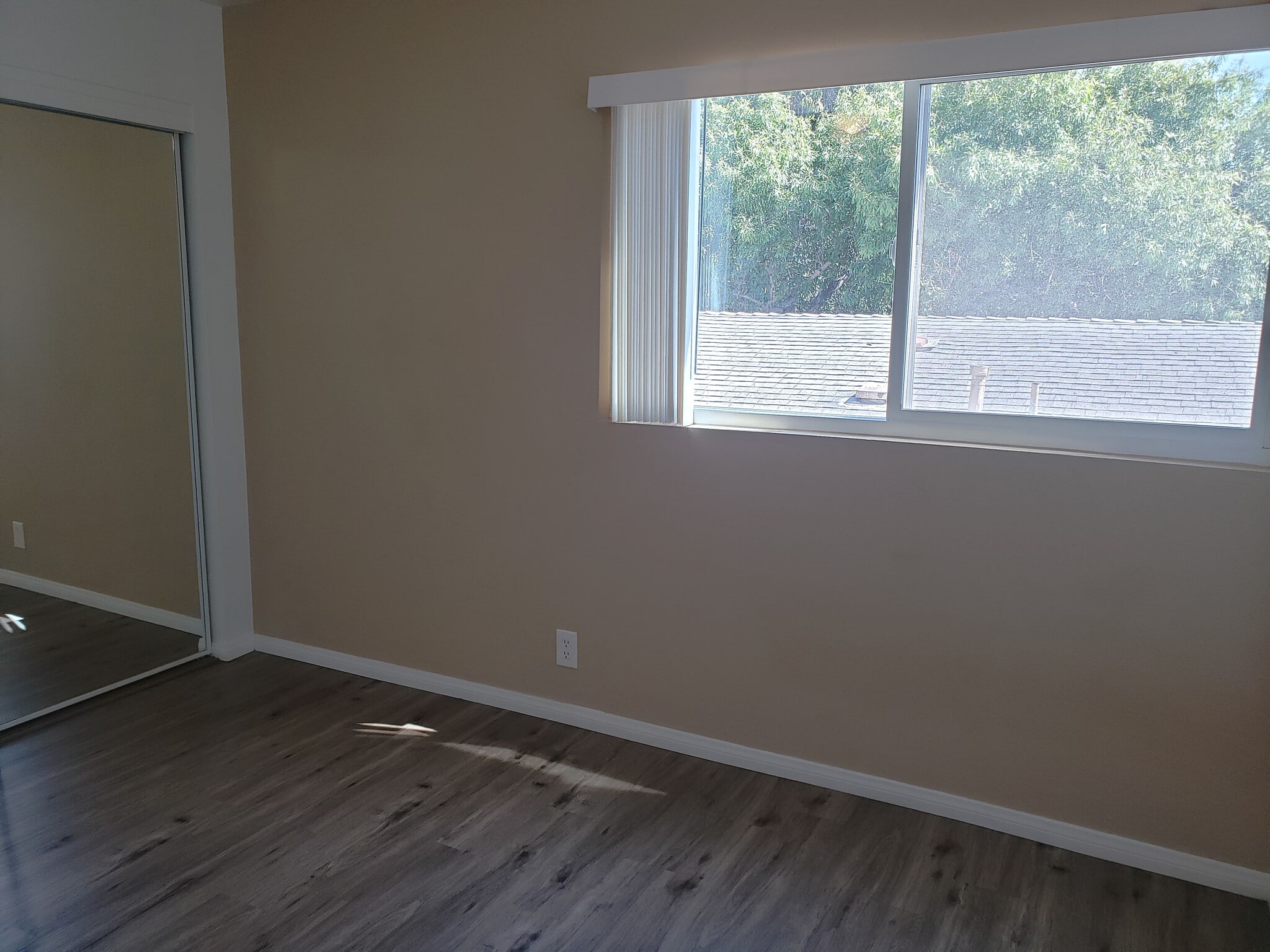 Building Photo - 1261 Victor St