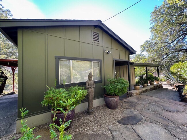 Building Photo - 926 Champion Ln