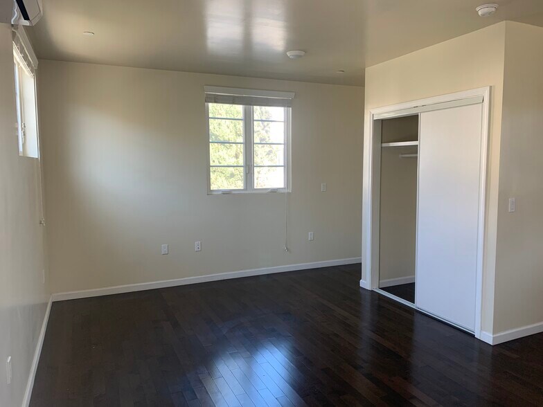 Interior - 1050 S Ogden Dr