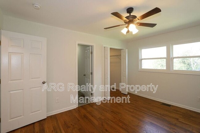 Building Photo - 1095 Ira St SW