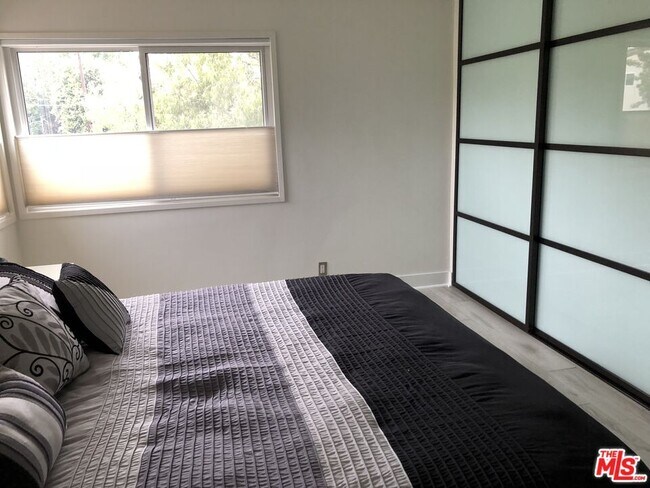 Building Photo - 1114 23rd St