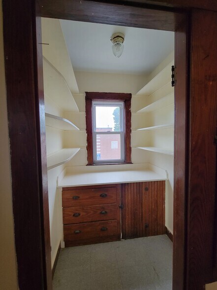 Building Photo - 52 Nixon St