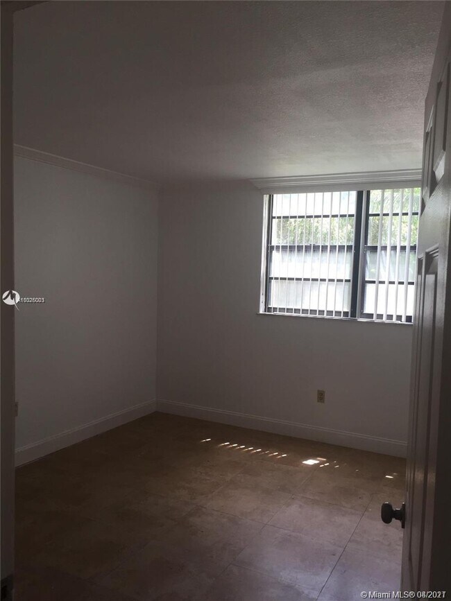 Building Photo - 3561 SW 117th Ave