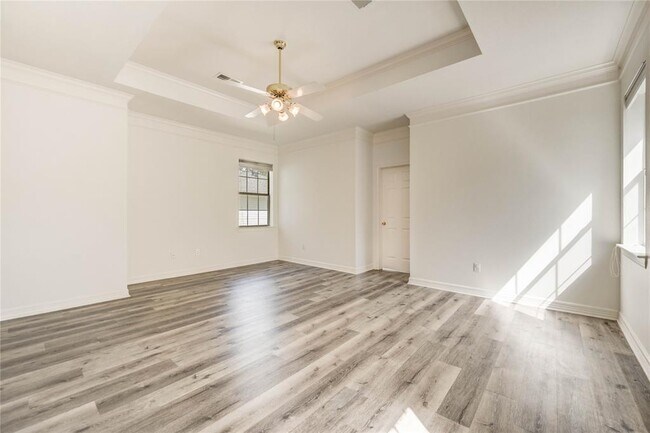 Building Photo - 8803 Memorial Creek Dr