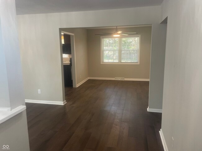 Building Photo - 1416 Miami Ct S