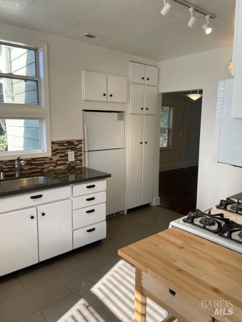 Building Photo - 711 San Anselmo Ave
