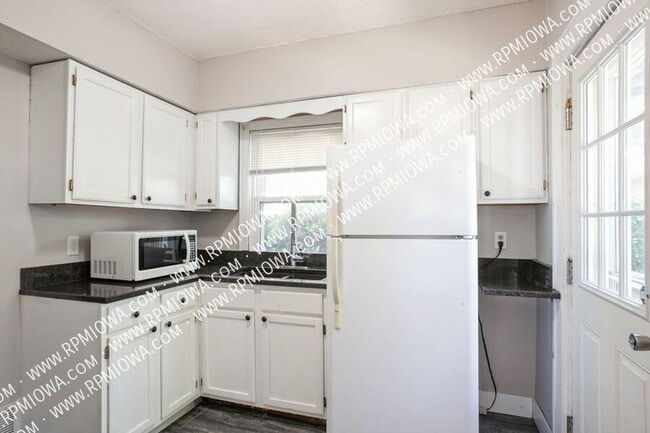 Building Photo - 3315 Woodland Ave