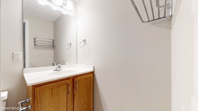 Building Photo - 210 S Desplaines St