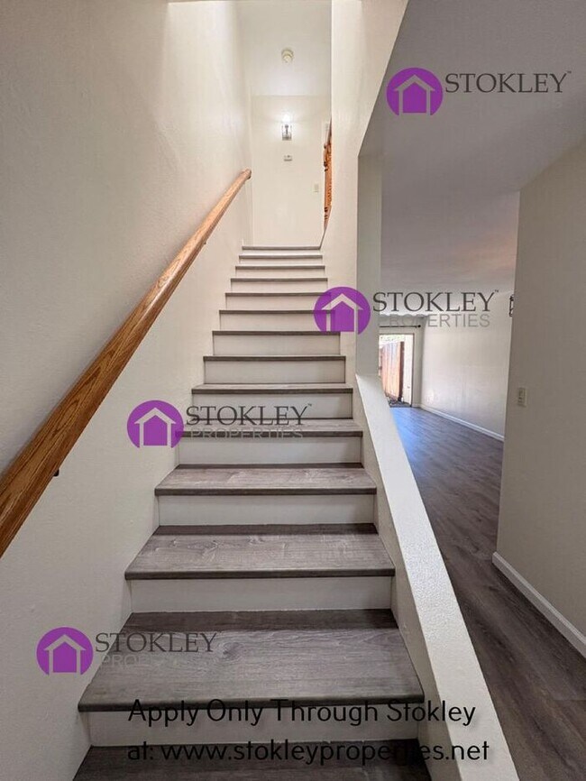 Building Photo - 1411 Creekside Dr