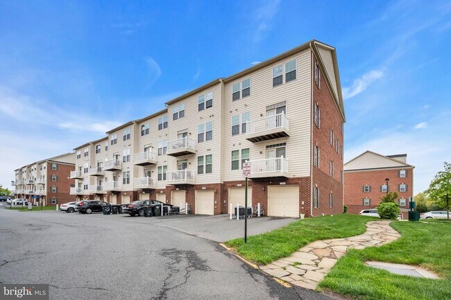 Building Photo - 21600 Romans Dr