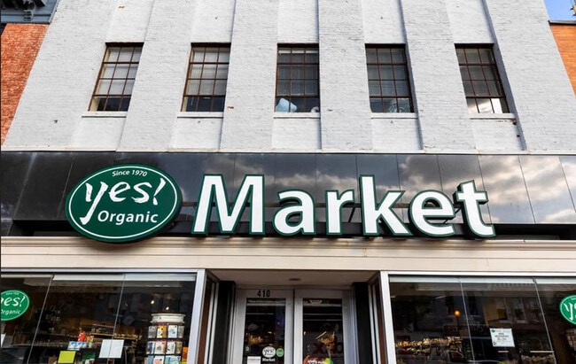 Building Photo - 418 D St SE