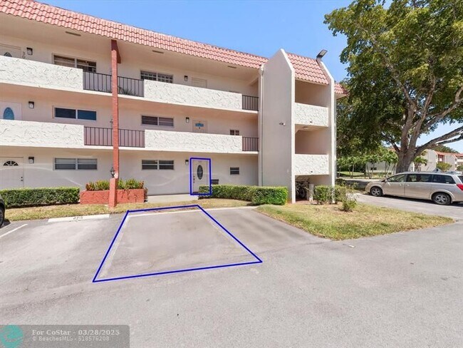 Building Photo - 371 S Hollybrook Dr