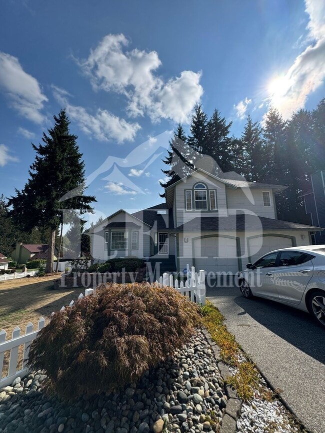 Building Photo - 979 NW Calypso Cir