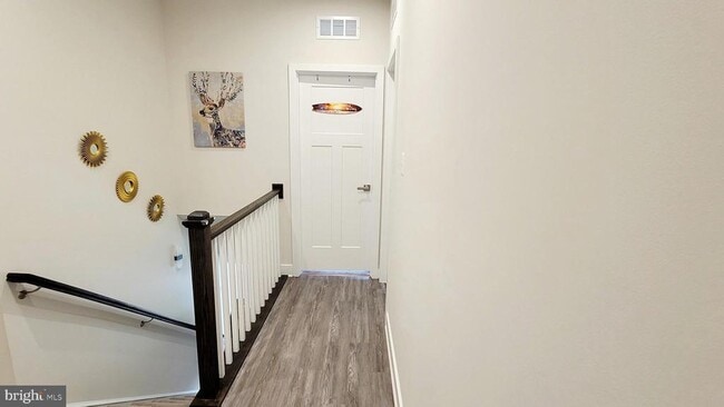 Building Photo - 8667 Shady Pines Dr