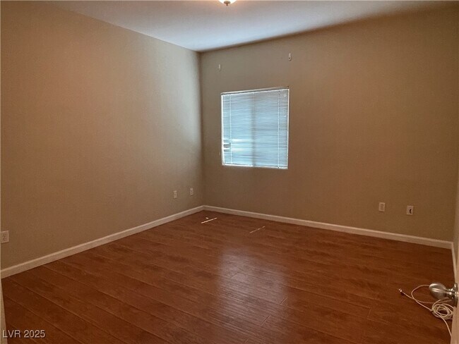 Building Photo - 7701 W Robindale Rd