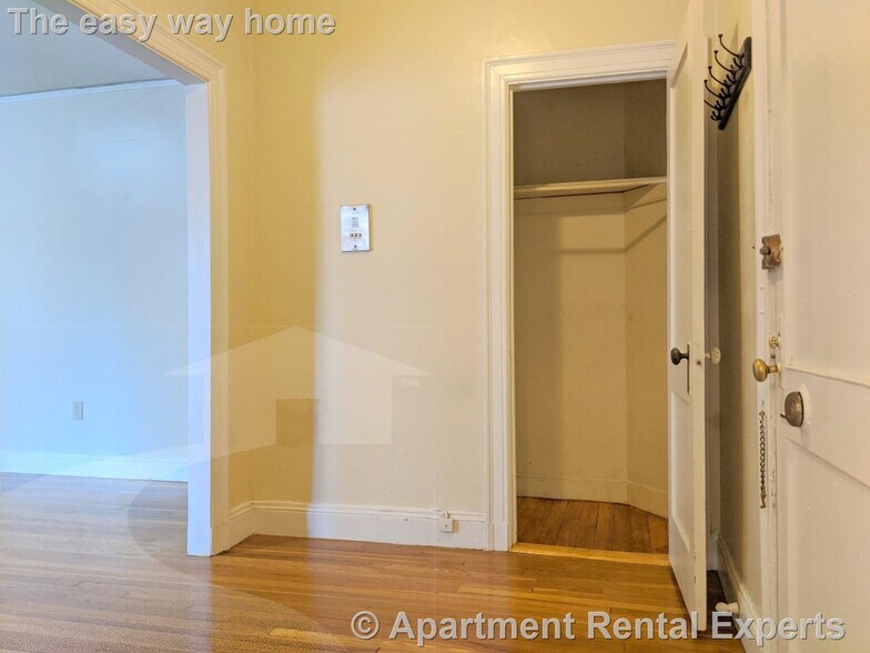 Building Photo - 5 Craigie Cir