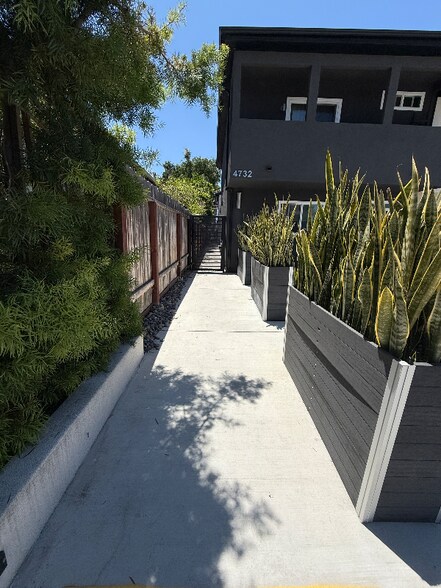 Building Photo - 4732 Bancroft St