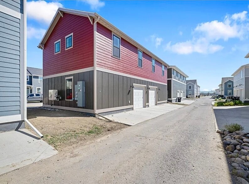Building Photo - 6108 Northstead Ave