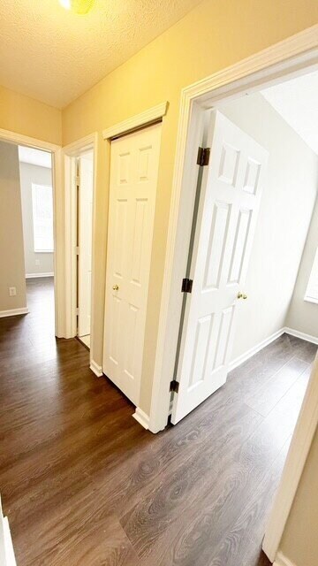 Building Photo - BROWNSBURG 3 BEDROOM/2 BATH HOME AVAILABLE NOW!