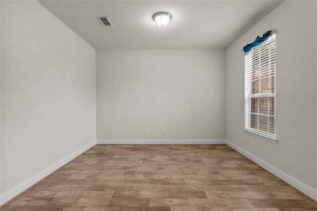 Building Photo - 3622 Pasteur Ln