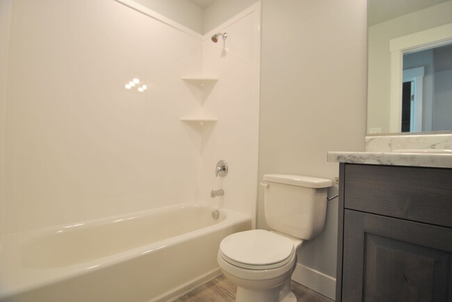Building Photo - 556 N 275 E