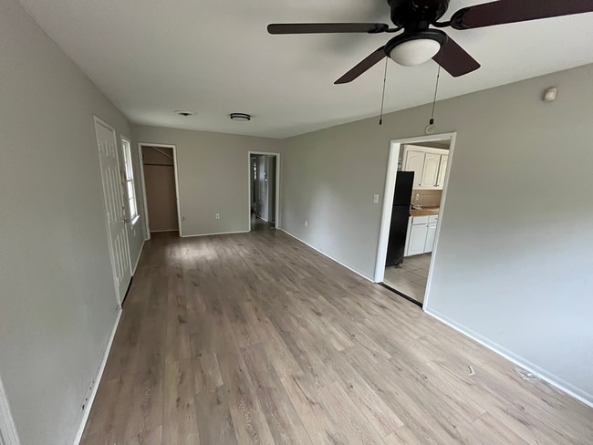 Building Photo - 5325 Queen Mary Ln