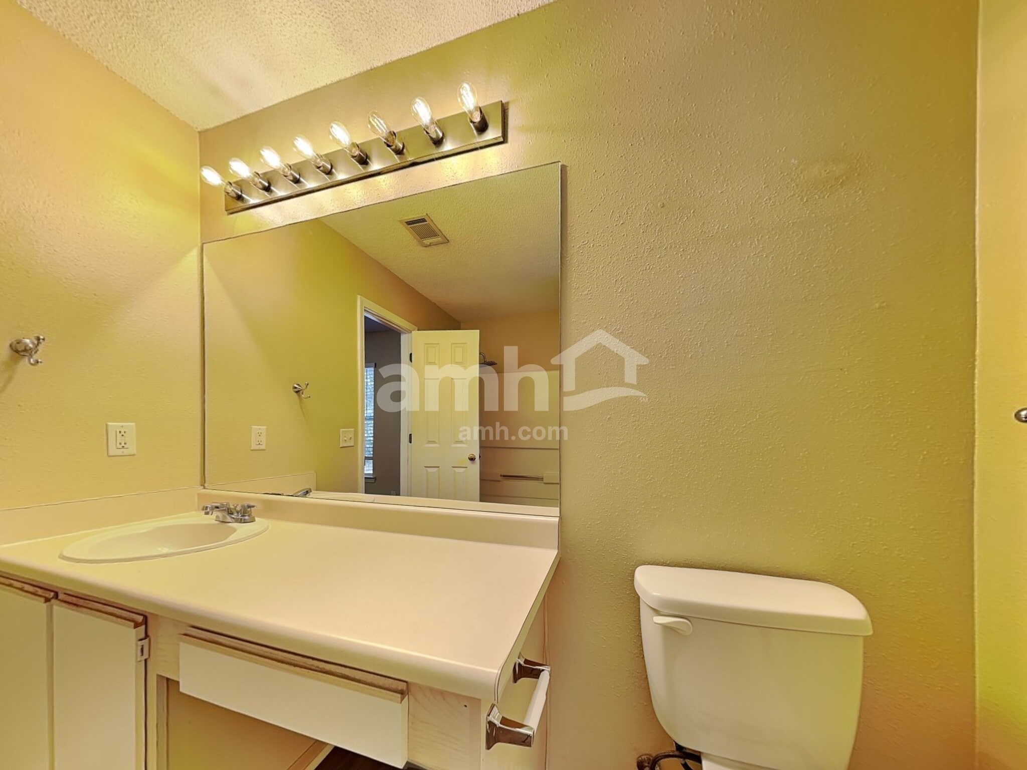 Building Photo - 106 Habitat Dr