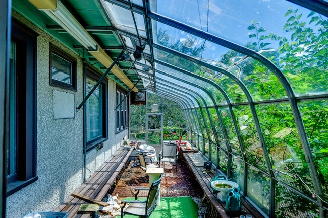 Building Photo - Jager Saratoga