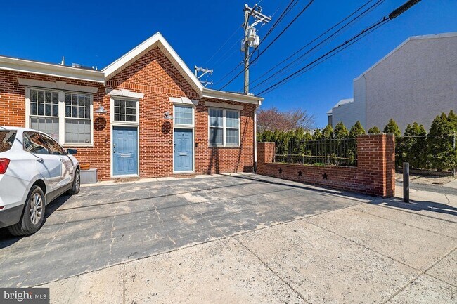 Building Photo - 1301 00 N Front Street Unit G