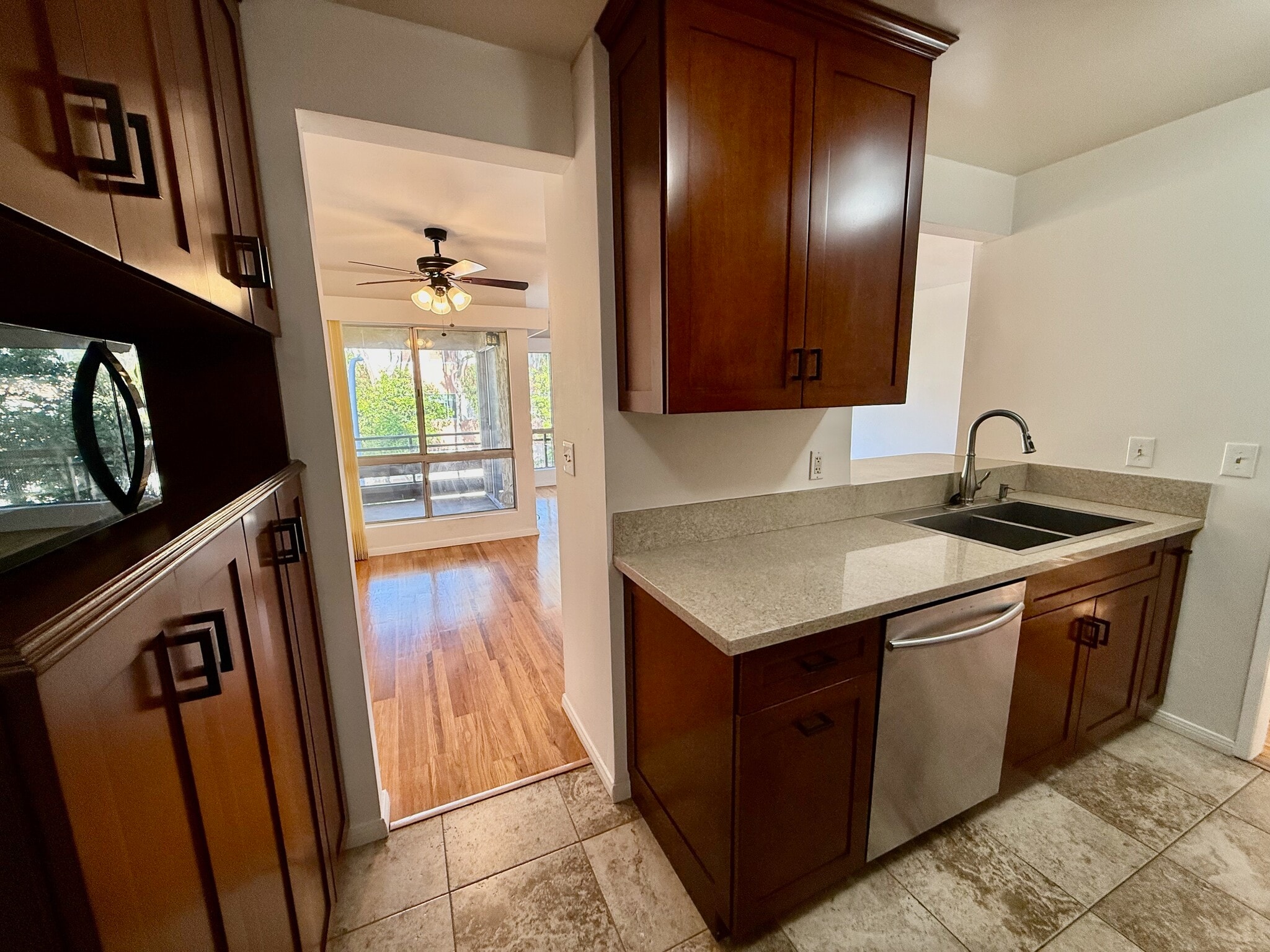 Building Photo - 5600 Kensington Way