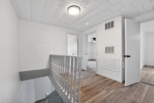 Building Photo - 73 Beechwood Ave