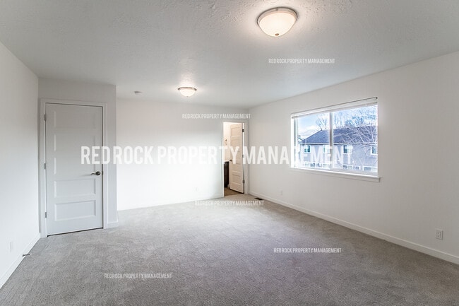Building Photo - 1118 N Davis Ln