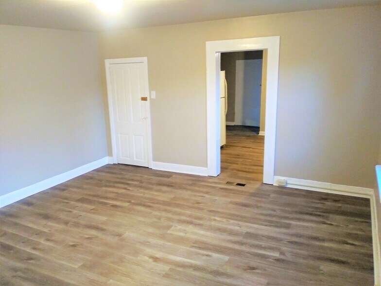 Livingroom - 43 W Baltimore St
