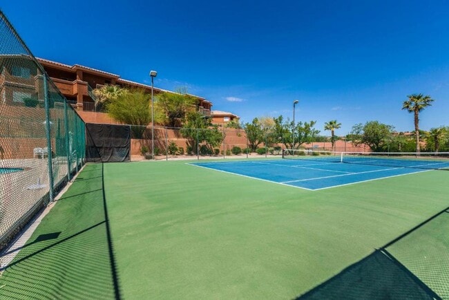 Building Photo - One bedroom one bathroom unit in Highland Estates with all utilities included!