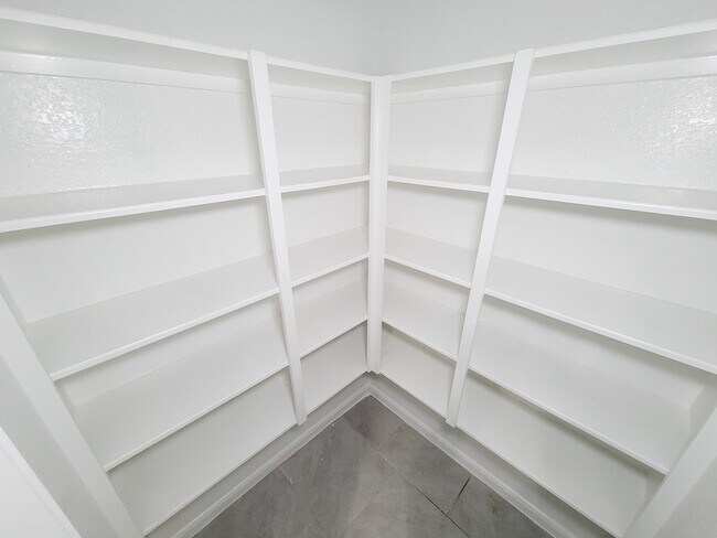 Building Photo - 29614 Breakwater Dr