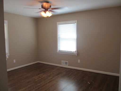 Building Photo - {10240}  Renovated Home in Cherry Hills+ H...