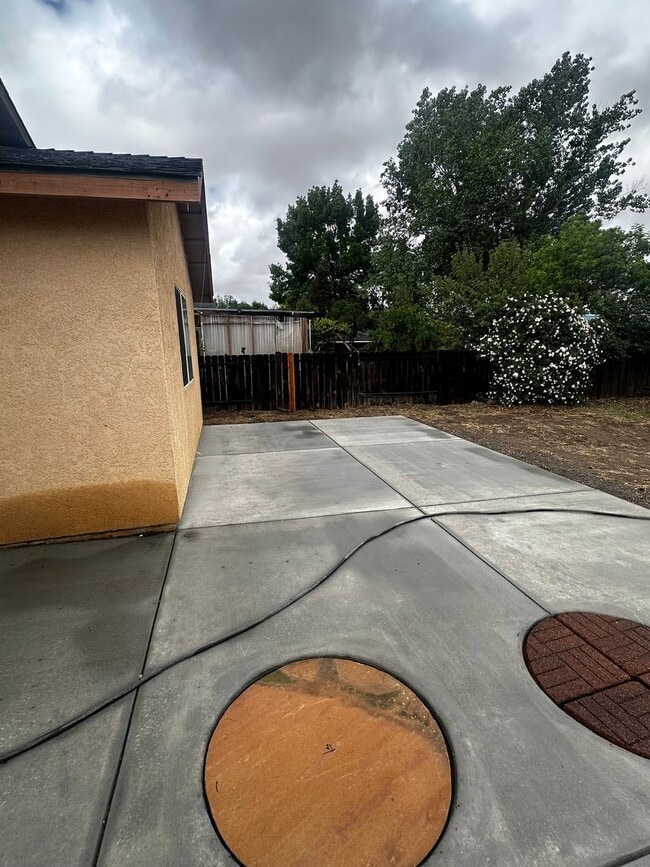 Building Photo - Newer Shandon Home