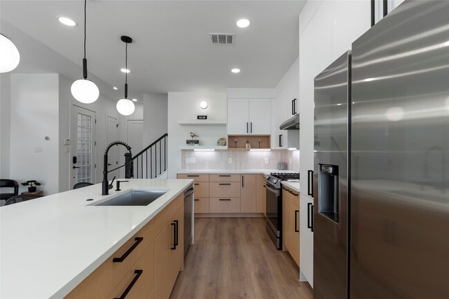 Building Photo - 3115 Armada Dr
