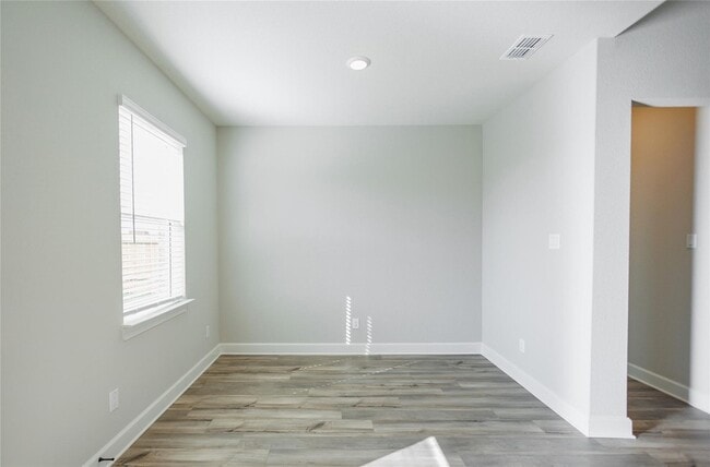 Building Photo - 613 Harbor Oaks Dr