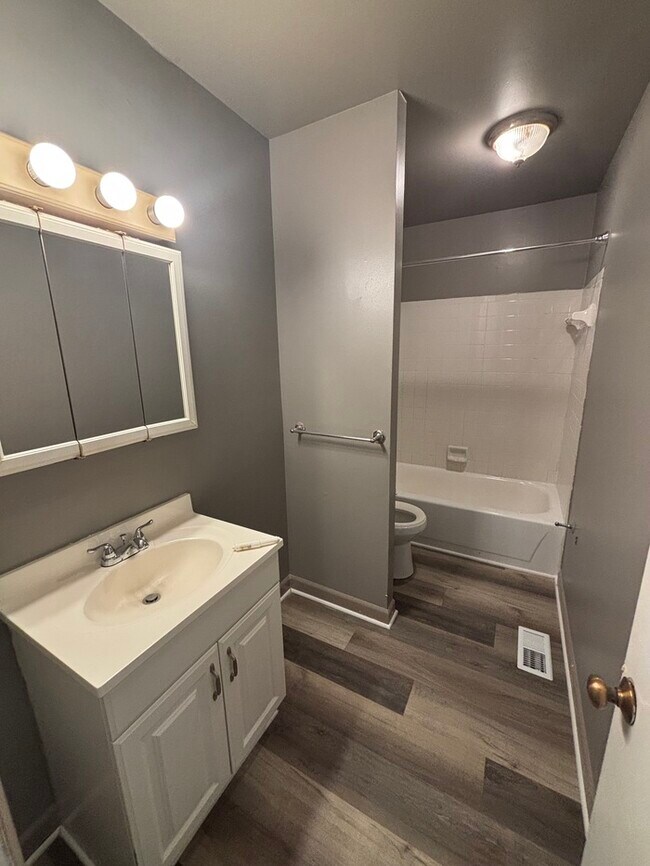 Building Photo - 2 Bedrooms Plus Den
