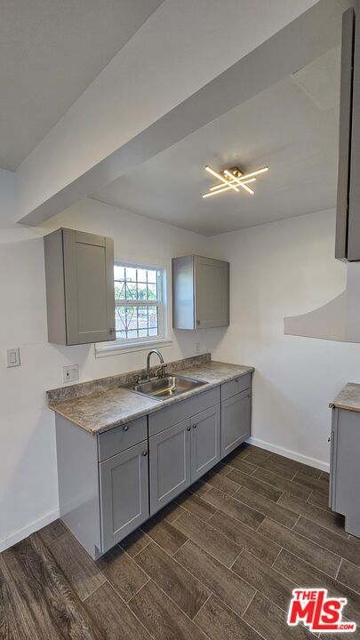 Building Photo - 136 W 99th St