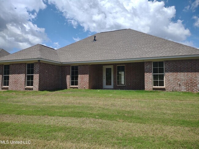 Building Photo - 599 Westfield Dr