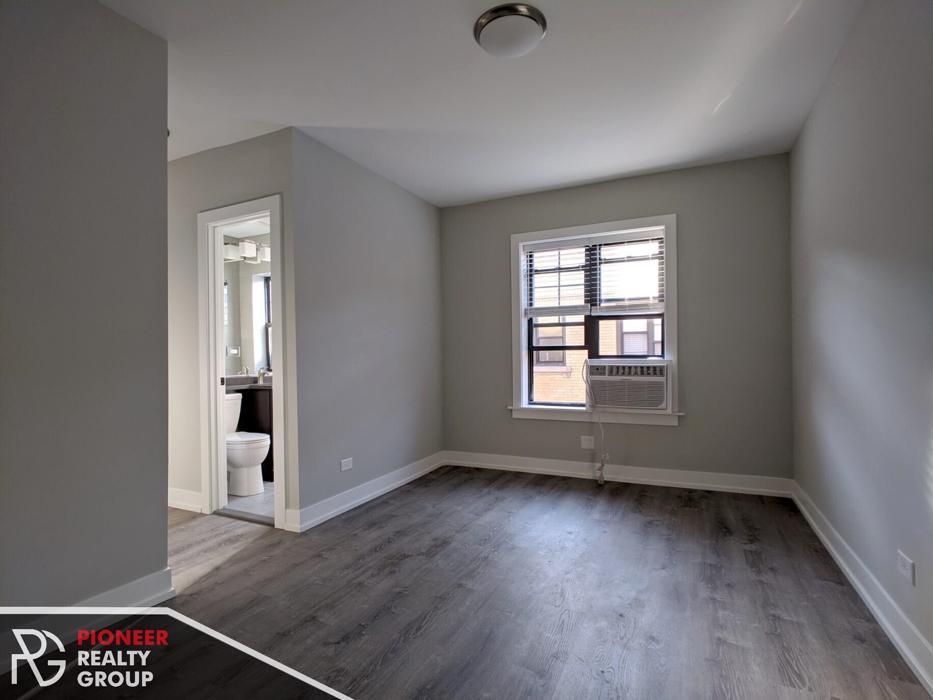 Building Photo - 437 W Belden