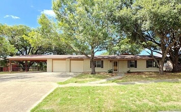 Building Photo - 7609 Linkside St